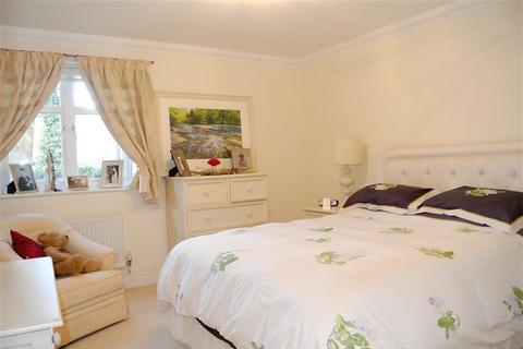 2 bedroom apartment to rent, Portmore Park Road, Weybridge KT13