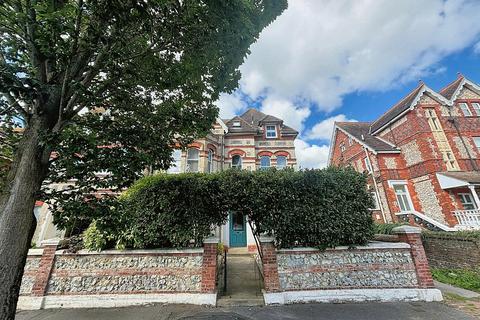 2 bedroom flat for sale, Enys Road, Eastbourne