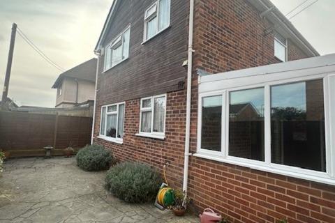 3 bedroom detached house for sale, Elms Avenue, THATCHAM RG19