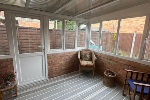 3 bedroom detached house for sale, Elms Avenue, THATCHAM RG19