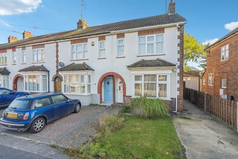 24 Douglas Crescent, Houghton Regis, Dunstable, LU5 5AT