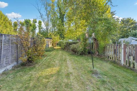 24 Douglas Crescent, Houghton Regis, Dunstable, LU5 5AT