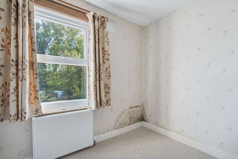 24 Douglas Crescent, Houghton Regis, Dunstable, LU5 5AT