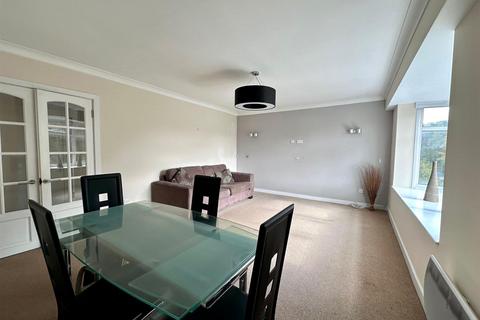 1 bedroom flat to rent, Rotary House, Breakspear Road