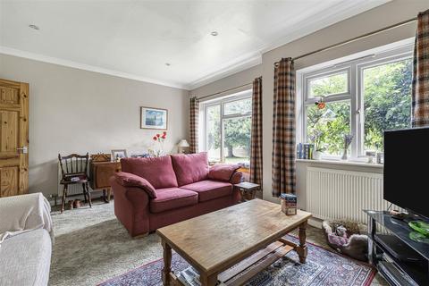 6 Emsons Close, Linton, Cambridge, CB21 4NB
