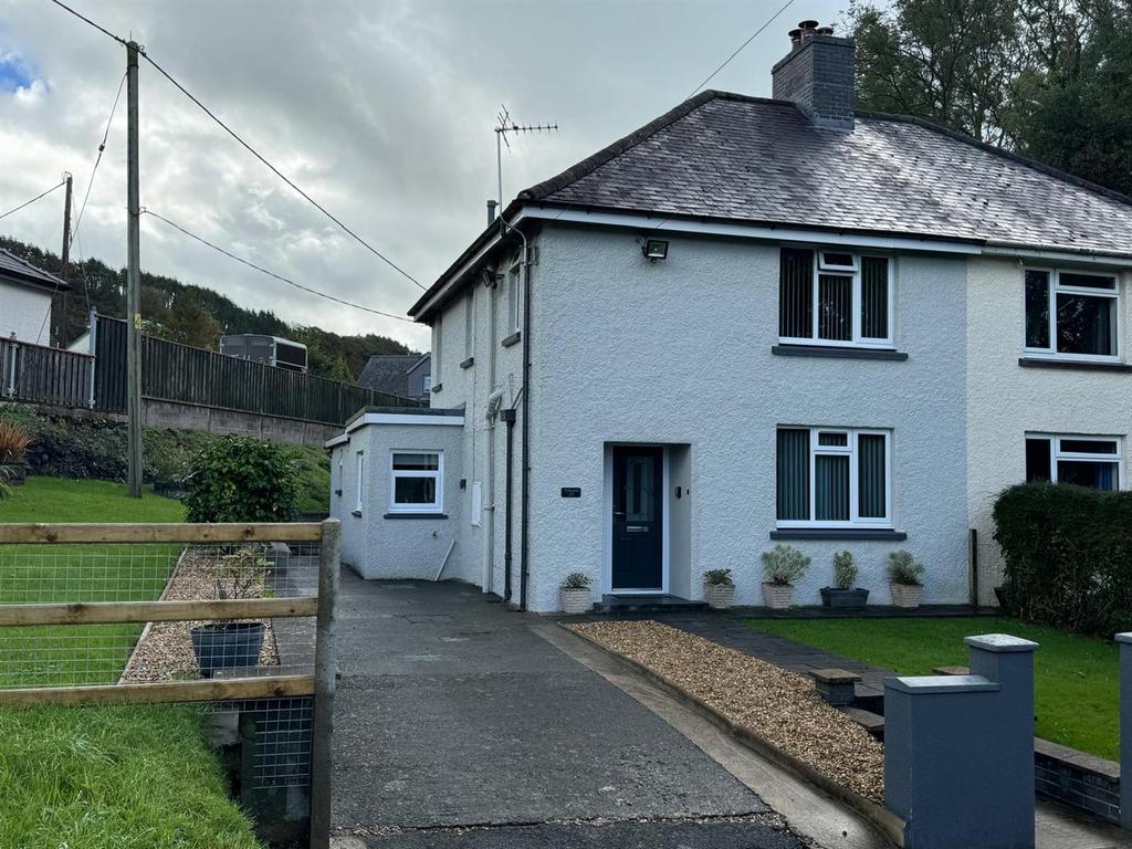Maes Isfryn, Llanfarian, Aberystwyth 3 bed house for sale £255,000