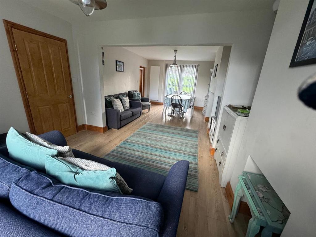 Maes Isfryn, Llanfarian, Aberystwyth 3 bed house for sale £255,000