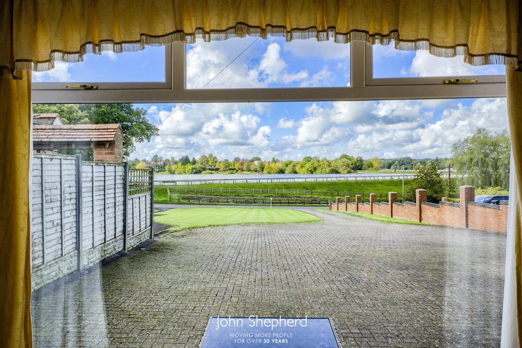 Valley Road, Earlswood, Solihull... 3 bed bungalow for sale £650,000