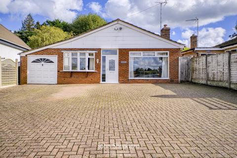 3 bedroom bungalow for sale, Valley Road, Earlswood, Solihull, Warwickshire, B94