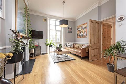 2 bedroom apartment for sale, Auckland Road, SW11