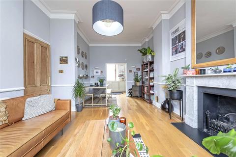 2 bedroom apartment for sale, Auckland Road, SW11