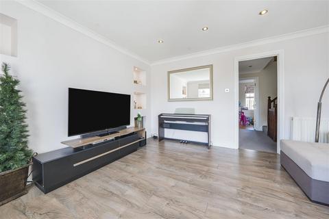 4 bedroom terraced house for sale, Draper Close, Isleworth