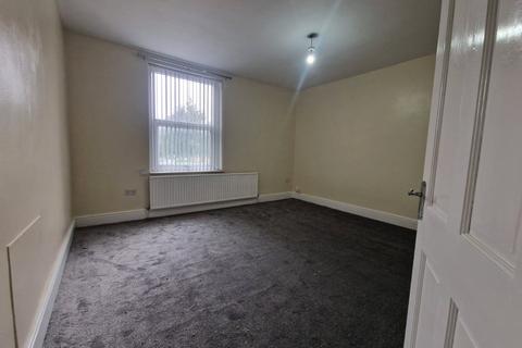 2 bedroom terraced house to rent, Huddersfield Road, Dewsbury, West Yorkshire, WF13