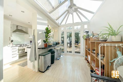 4 bedroom terraced house for sale, Boundaries Road, Balham SW12