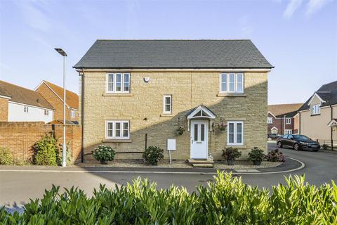 4 bedroom detached house for sale, Milbourne Way, Chippenham