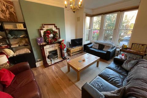 6 bedroom terraced house to rent, Rochester Terrace, Headingley, Leeds. LS6 3DF