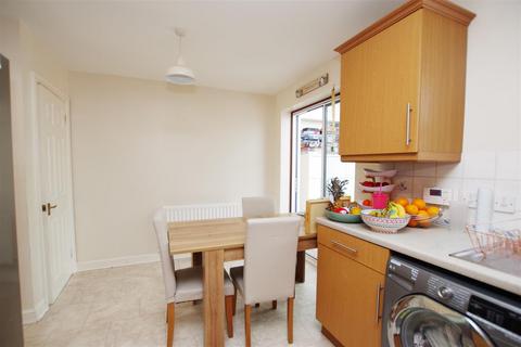 3 bedroom detached house for sale, Hatherall Close, Swindon SN3