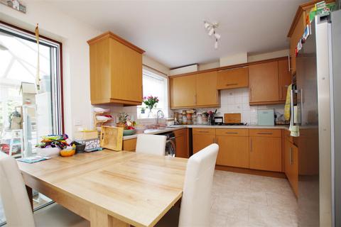 3 bedroom detached house for sale, Hatherall Close, Swindon SN3