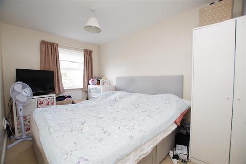 17 Hatherall Close, Stratton St Margaret, Swindon, SN3 4LQ