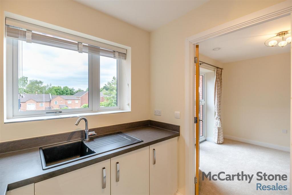 8648832-interior36.jpg