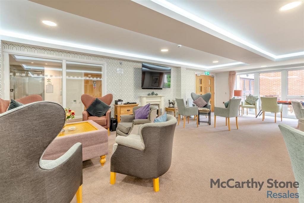 8648832-interior01.jpg