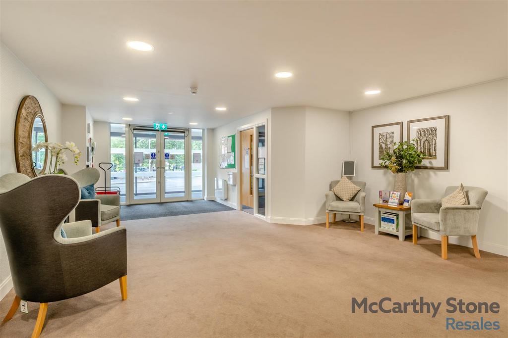 8648832-interior02.jpg