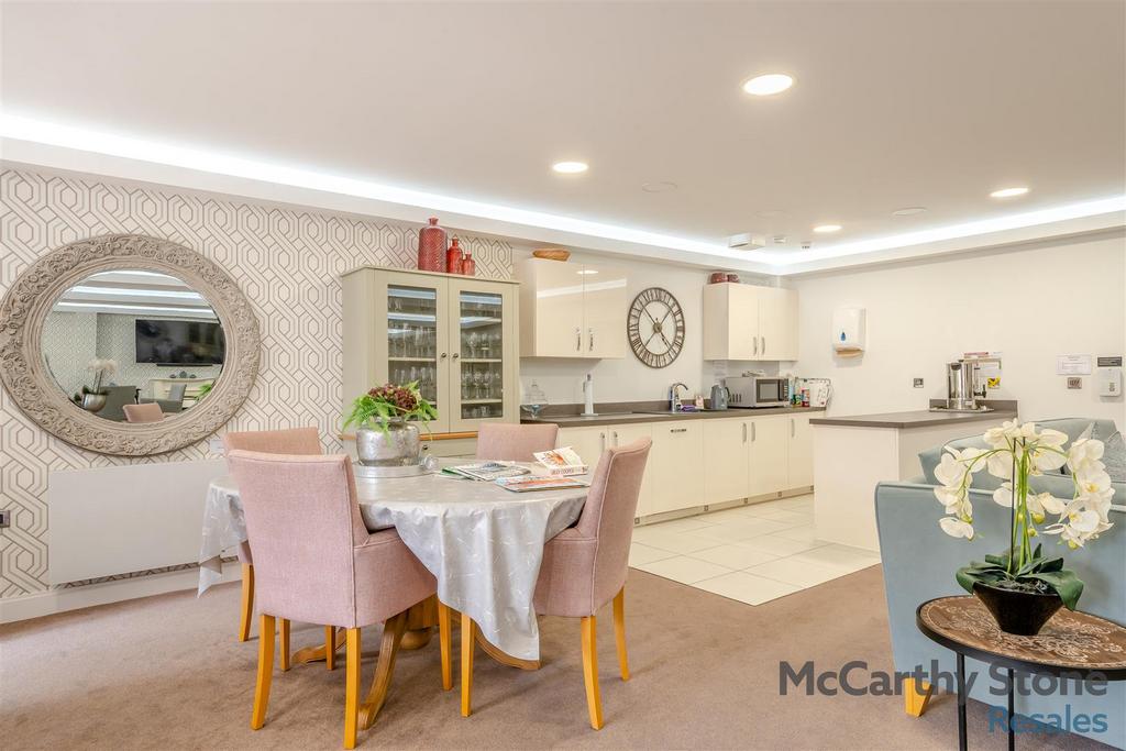 8648832-interior07.jpg
