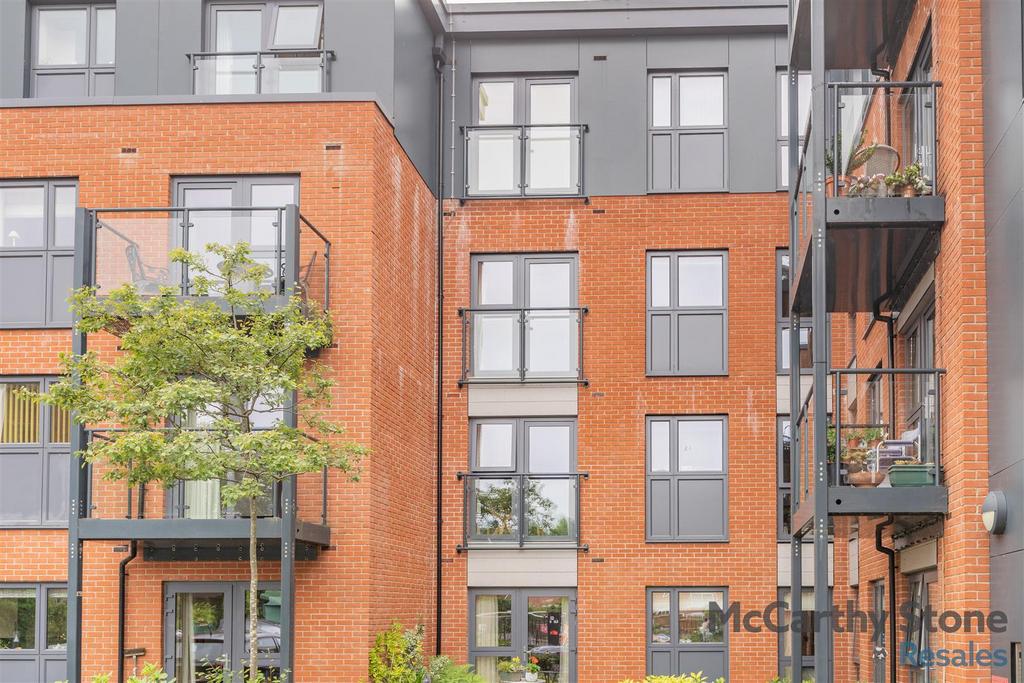 8648832-exterior12.jpg