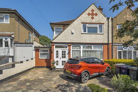 3 bedroom semi-detached house for sale, Highview Gardens, Edgware