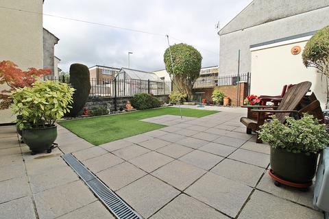 46 Bryngolau, Tonyrefail, Porth, CF39 8HP