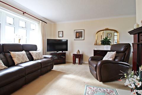 46 Bryngolau, Tonyrefail, Porth, CF39 8HP