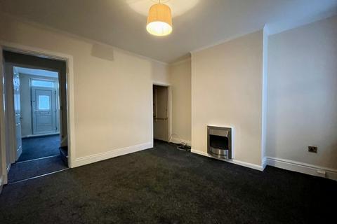 3 bedroom end of terrace house to rent, New Road, PETERBOROUGH PE2