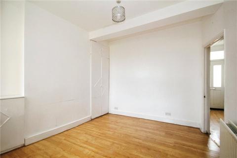 3 bedroom terraced house to rent, Charnwood Road, London, SE25