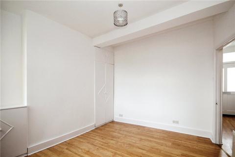 3 bedroom terraced house to rent, Charnwood Road, London, SE25