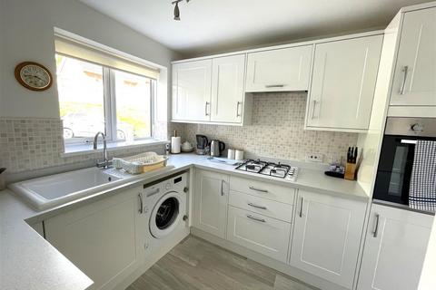 4 Dol Helyg, Pembrey, Burry Port, SA16 0EH