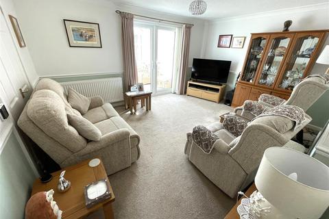 4 Dol Helyg, Pembrey, Burry Port, SA16 0EH