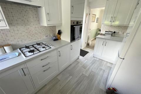 4 Dol Helyg, Pembrey, Burry Port, SA16 0EH