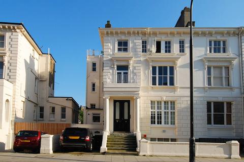 4 bedroom flat to rent, Buckland Crescent, Hampstead, London, NW3