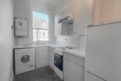 2 bedroom flat to rent, 2, Gladsmuir Road, Whitehall Park, N19