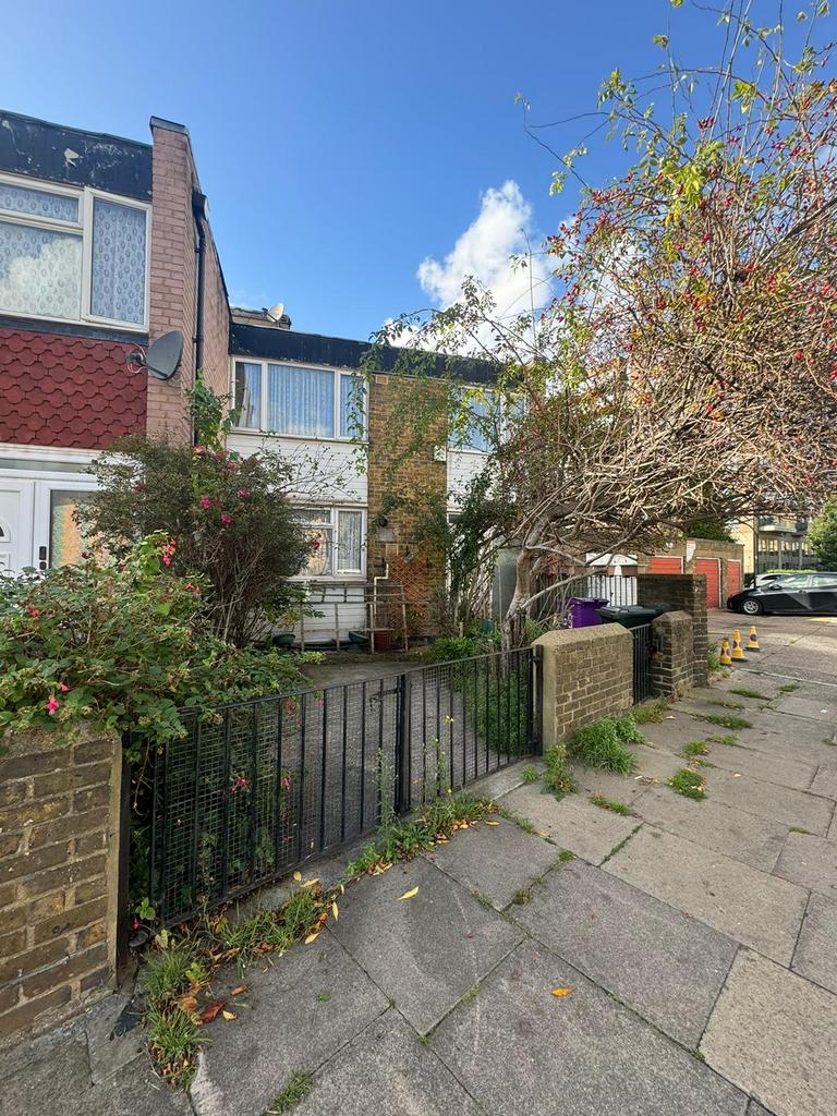 Spacious 3 Bedroom End Terraced for Sale