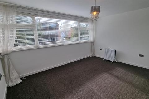 2 bedroom flat to rent, Braemar Close, Coventry