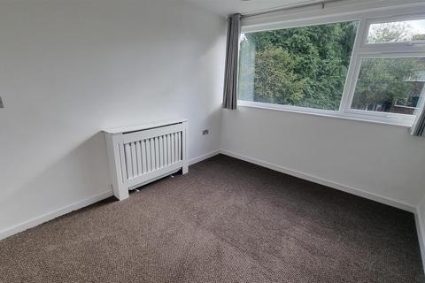 2 bedroom flat to rent, Braemar Close, Coventry