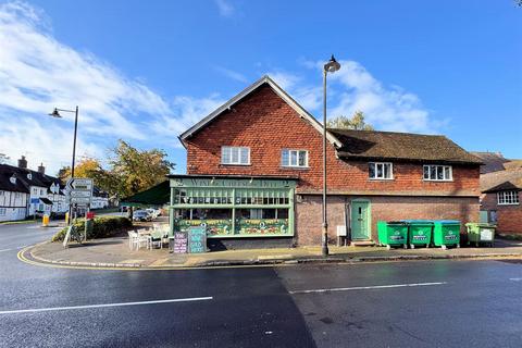 3 bedroom apartment to rent, Dobbins Lane, Wendover HP22