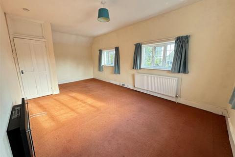 3 bedroom apartment to rent, Dobbins Lane, Wendover HP22