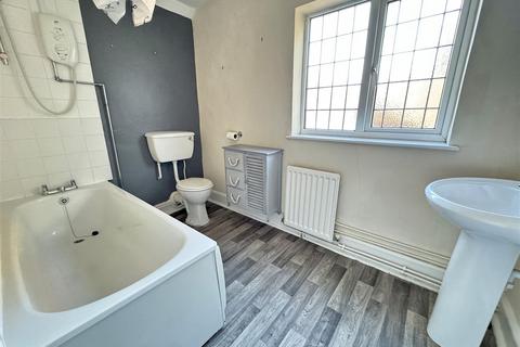 3 bedroom apartment to rent, Dobbins Lane, Wendover HP22