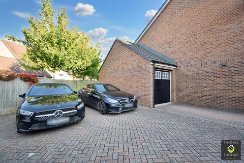 15 Acorn Way, Hardwicke, Gloucester, GL2 4AY