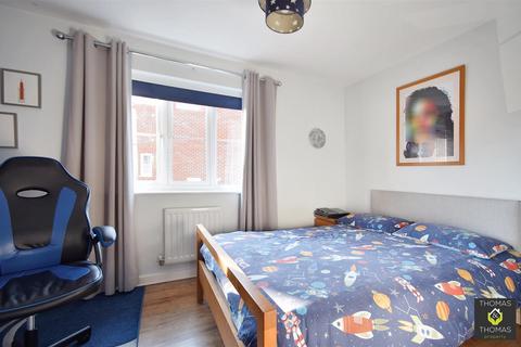 15 Acorn Way, Hardwicke, Gloucester, GL2 4AY