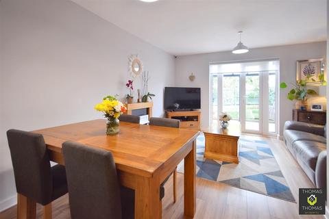 15 Acorn Way, Hardwicke, Gloucester, GL2 4AY