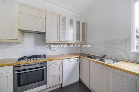 3 bedroom flat to rent, Mount View Road London N4