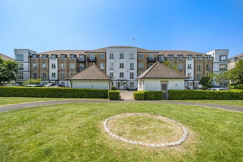 2 bedroom flat for sale, Knaphill,  Woking,  GU21